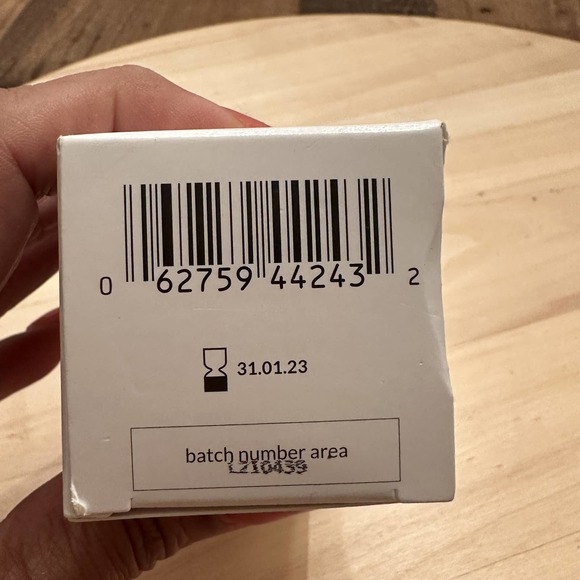 Scentuals VitaminC Facial Serum Hyaluronic Acid Edelweiss Plant Stem Cells 60 ml - Picture 8 of 8